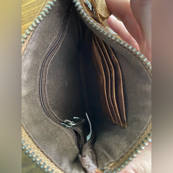 Montana West Country Gal Tooled Leather Pouch Bag Purse Brown - Picture 6 of 9